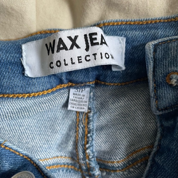 Jean shorts - Picture 2 of 3